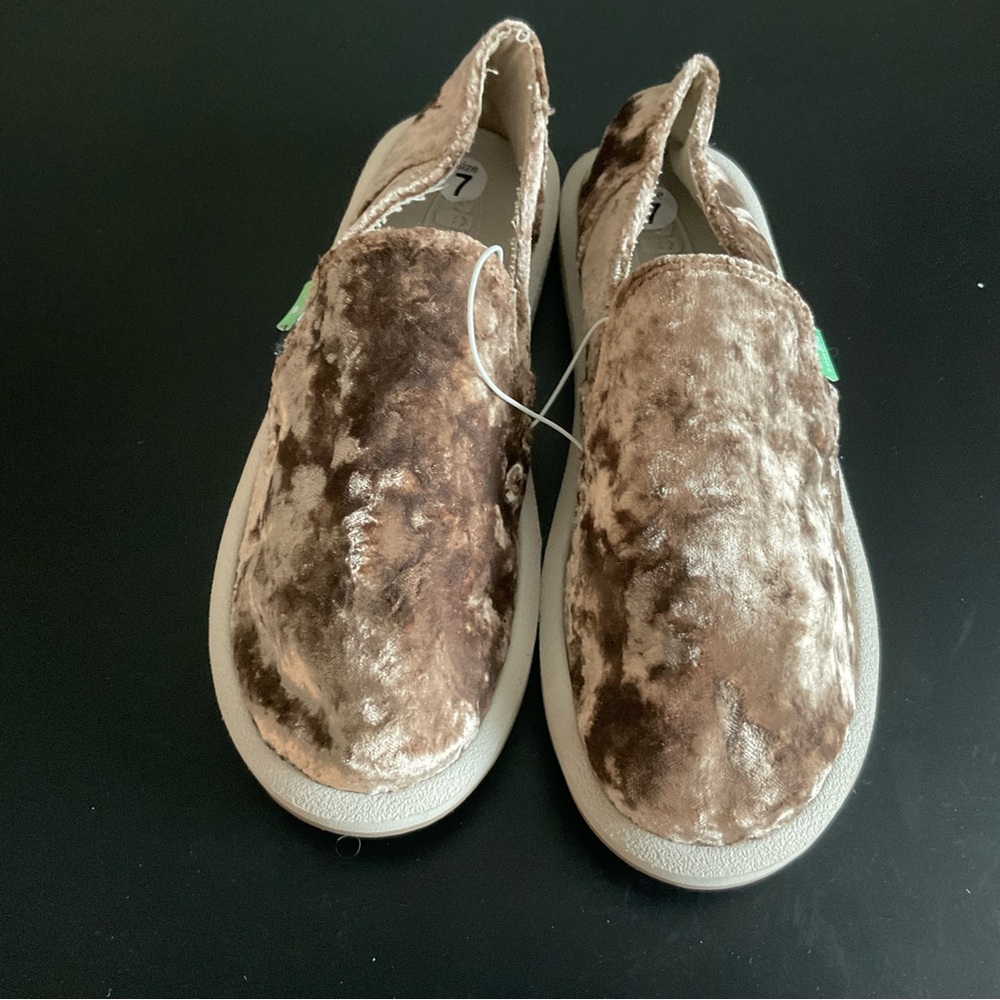 NWT Sanuk name brand shoes.